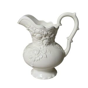 ROYAL ALBERT Old Country Roses English Buffet Collection Pitcher Cream Ivory